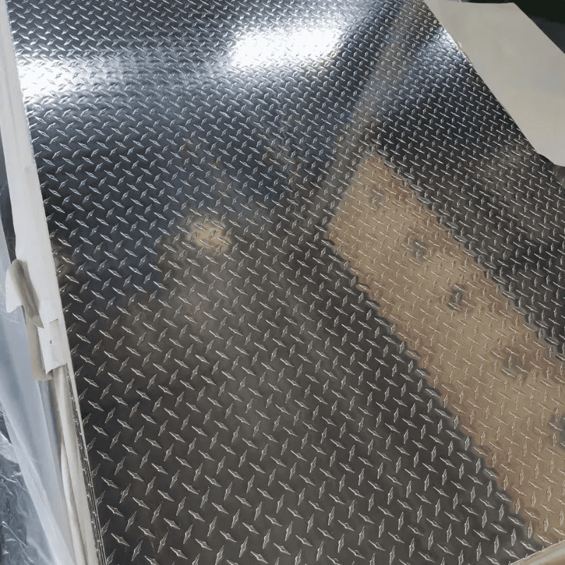 Рифленый алюминиевый лист и лист с тиснением «апельсиновая корка» (Stucco)